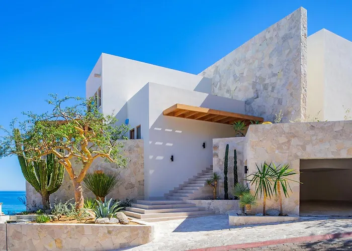 Villa New Stunning Villa, Full Staff, Gym And Has Its Own Private Swimmable *