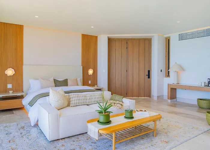 New Stunning Villa, Full Staff, Gym And Has Its Own Private Swimmable Villa