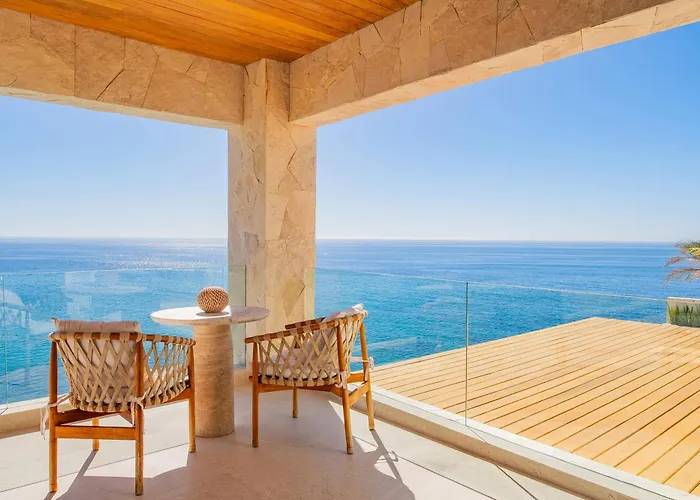Villa New Stunning Villa, Full Staff, Gym And Has Its Own Private Swimmable *