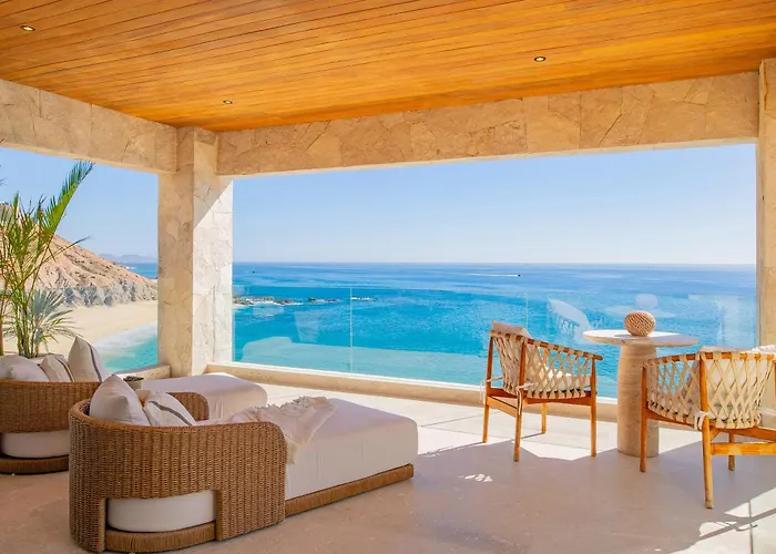 New Stunning Villa, Full Staff, Gym And Has Its Own Private Swimmable Villa *