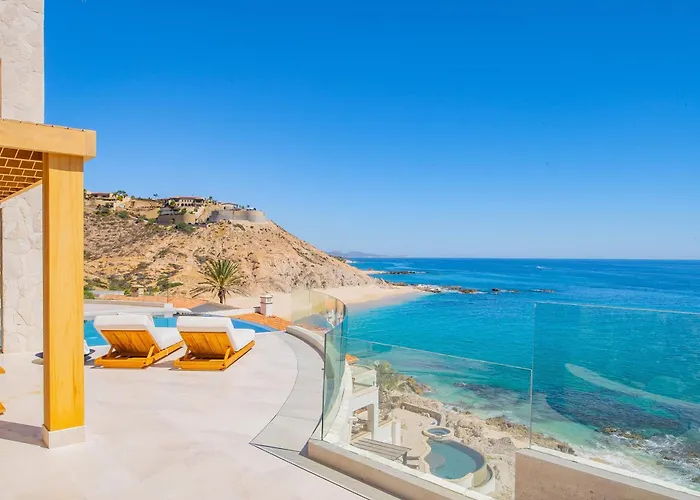 New Stunning Villa, Full Staff, Gym And Has Its Own Private Swimmable Villa *