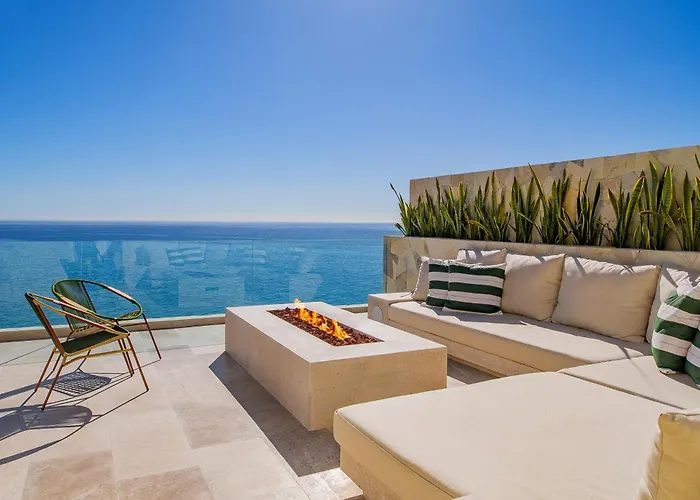 Villa New Stunning Villa, Full Staff, Gym And Has Its Own Private Swimmable
