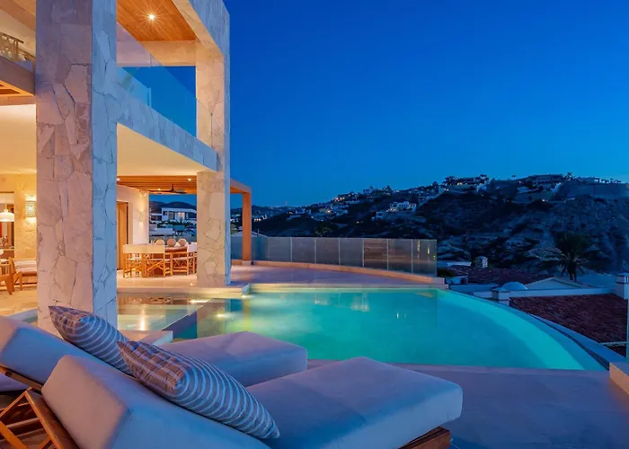 New Stunning Villa, Full Staff, Gym And Has Its Own Private Swimmable *