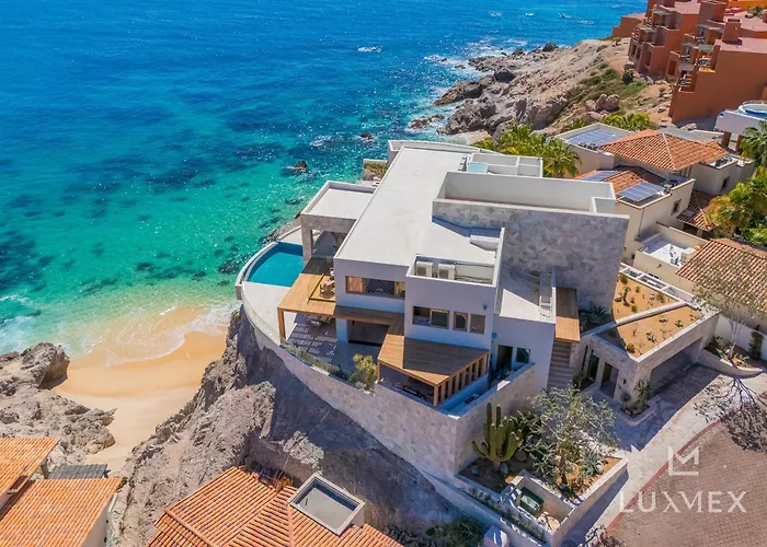 New Stunning Villa, Full Staff, Gym And Has Its Own Private Swimmable Villa San José del Cabo