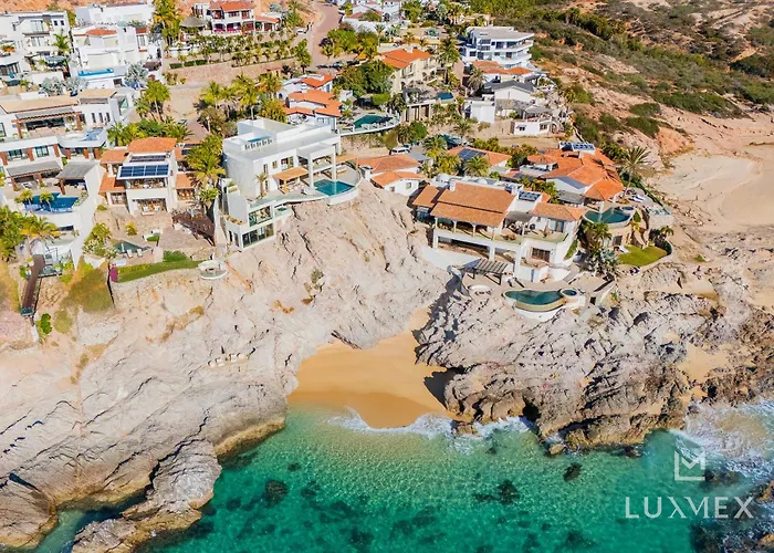 Villa New Stunning Villa, Full Staff, Gym And Has Its Own Private Swimmable