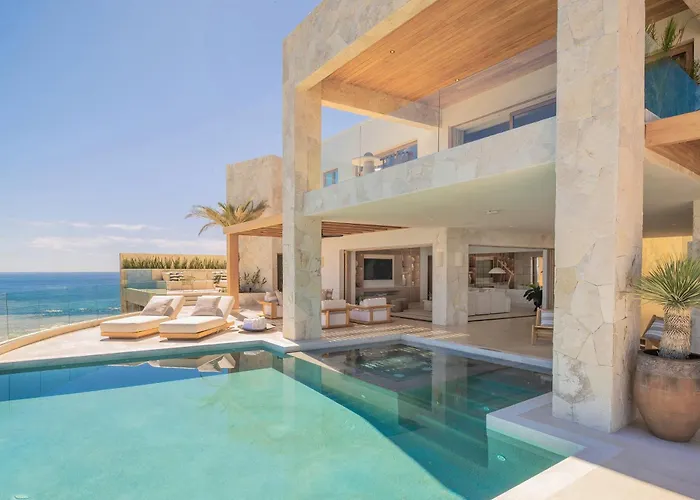 Villa New Stunning Villa, Full Staff, Gym And Has Its Own Private Swimmable *